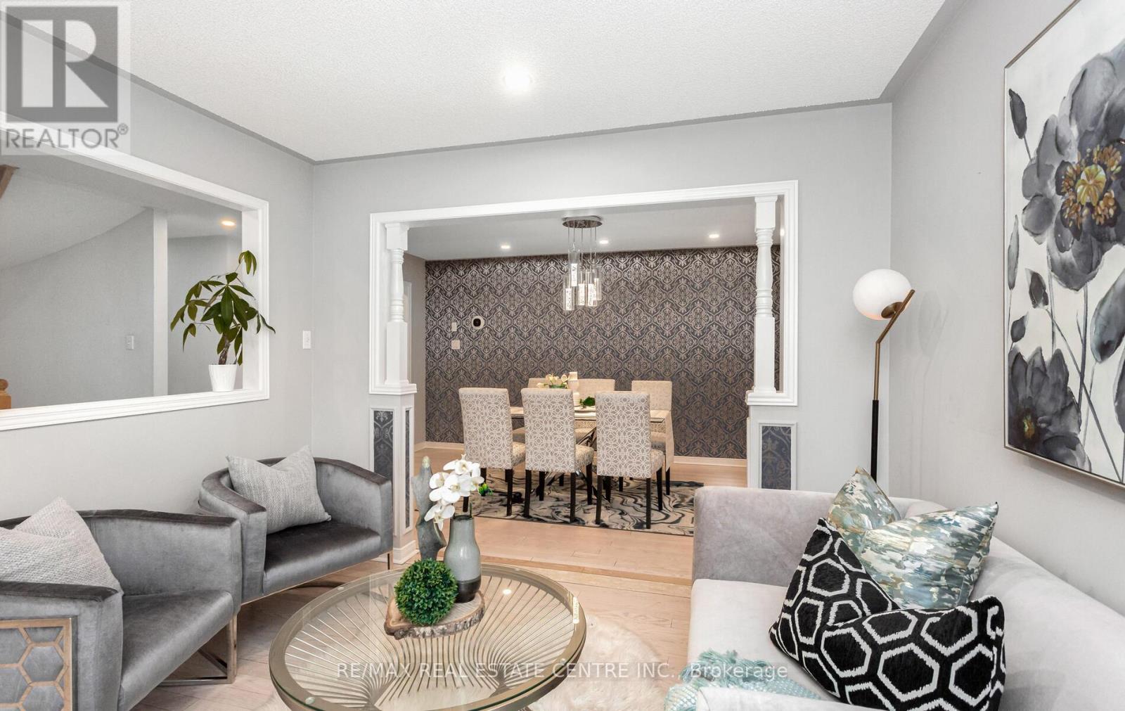 1731 Riverbrook Crescent, Mississauga, Ontario  L5M 6A1 - Photo 7 - W12150000
