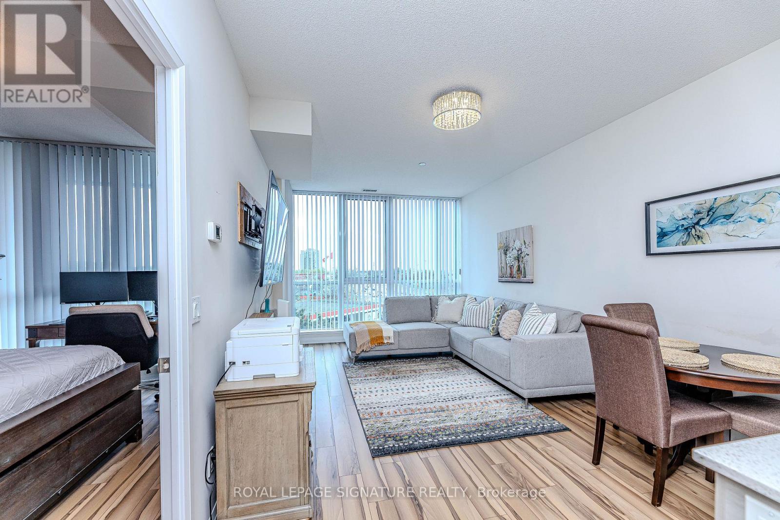 408 - 55 Eglinton Avenue W, Mississauga, Ontario  L5R 0E4 - Photo 13 - W12150006