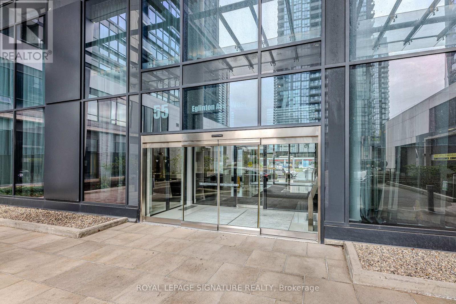 408 - 55 Eglinton Avenue W, Mississauga, Ontario  L5R 0E4 - Photo 2 - W12150006