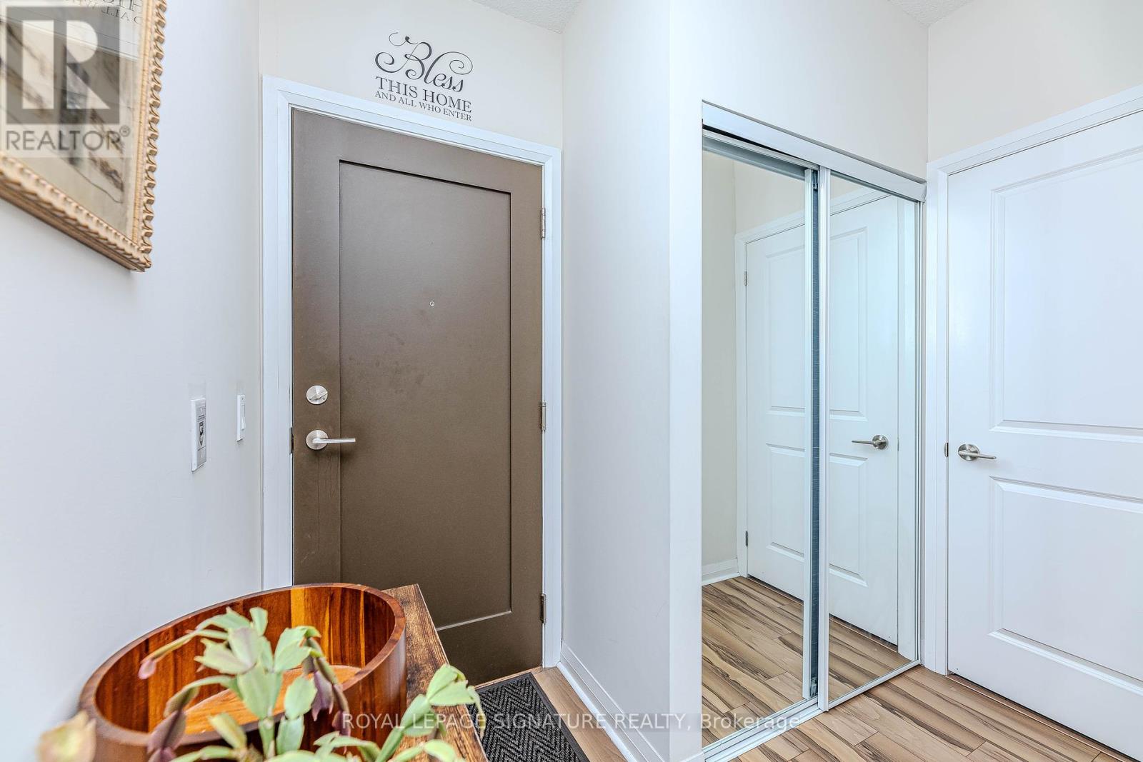 408 - 55 Eglinton Avenue W, Mississauga, Ontario  L5R 0E4 - Photo 5 - W12150006