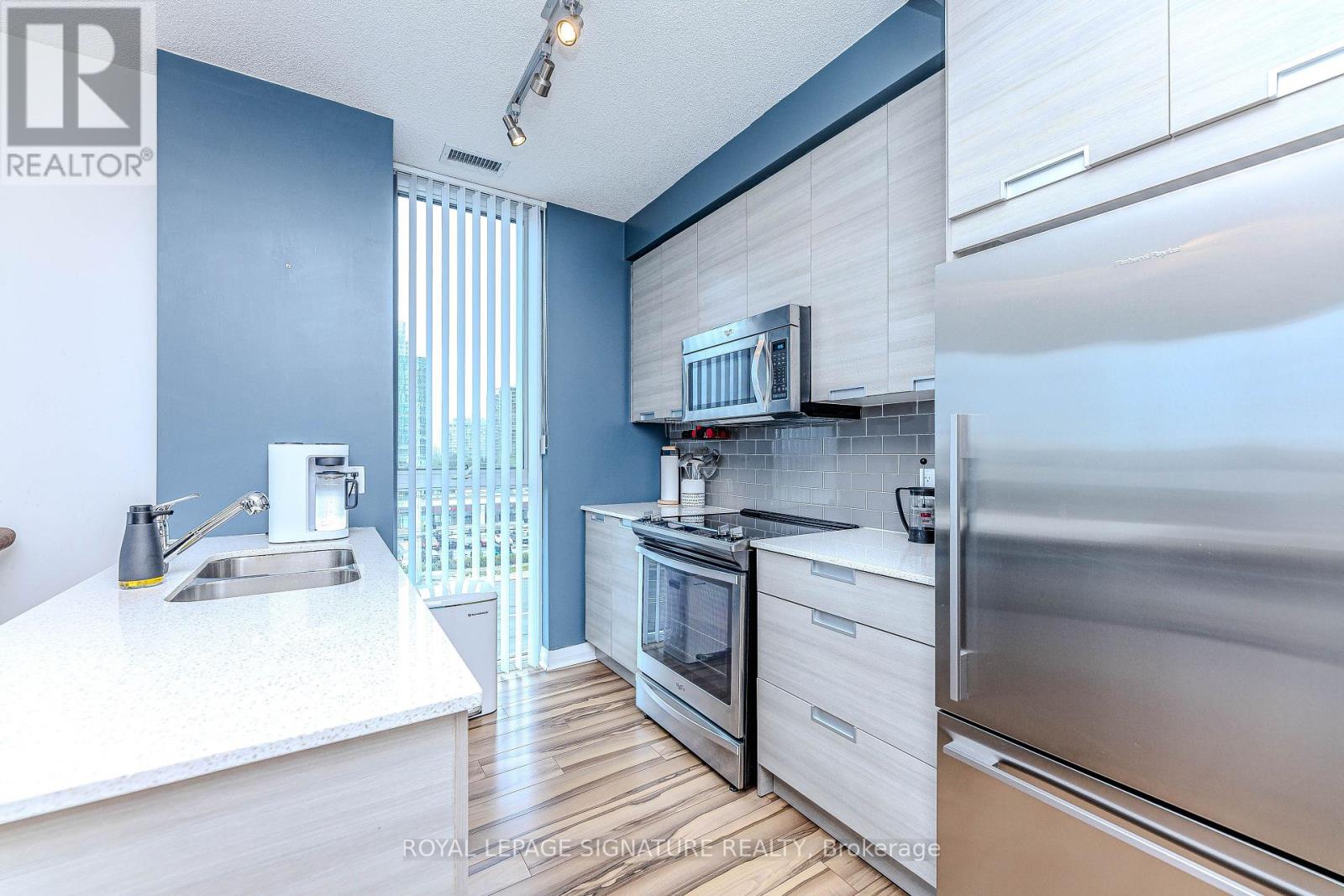 408 - 55 Eglinton Avenue W, Mississauga, Ontario  L5R 0E4 - Photo 9 - W12150006