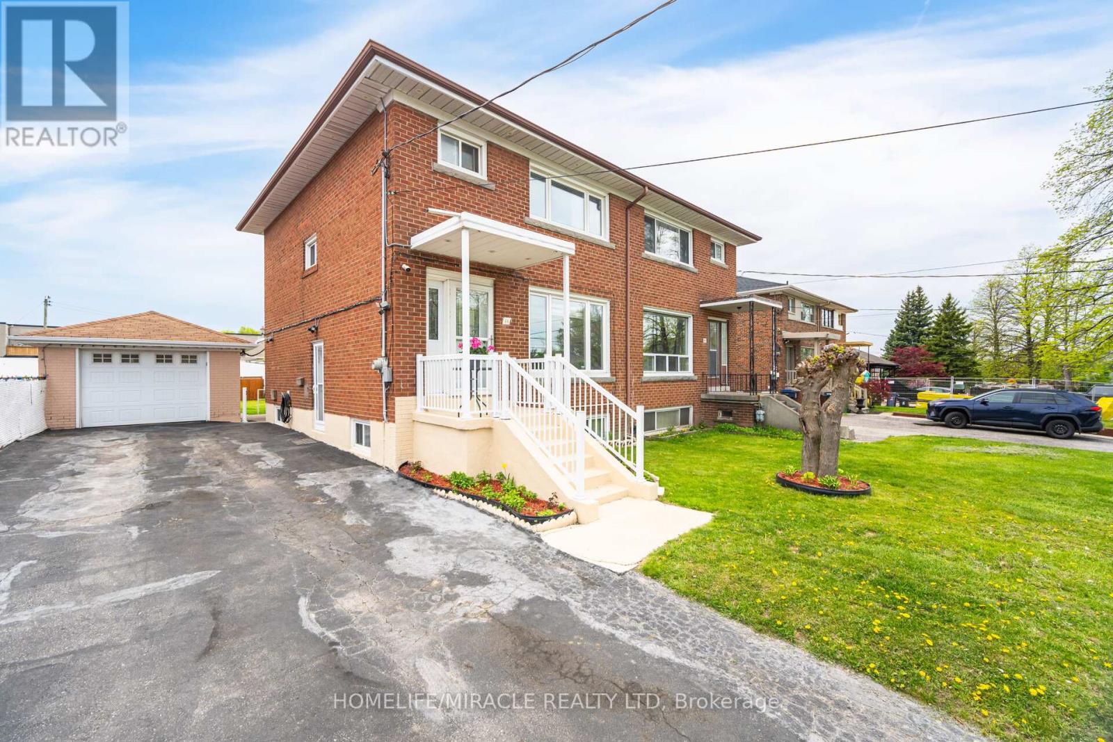 Property at 11 ARROWSMITH AVENUE image 4