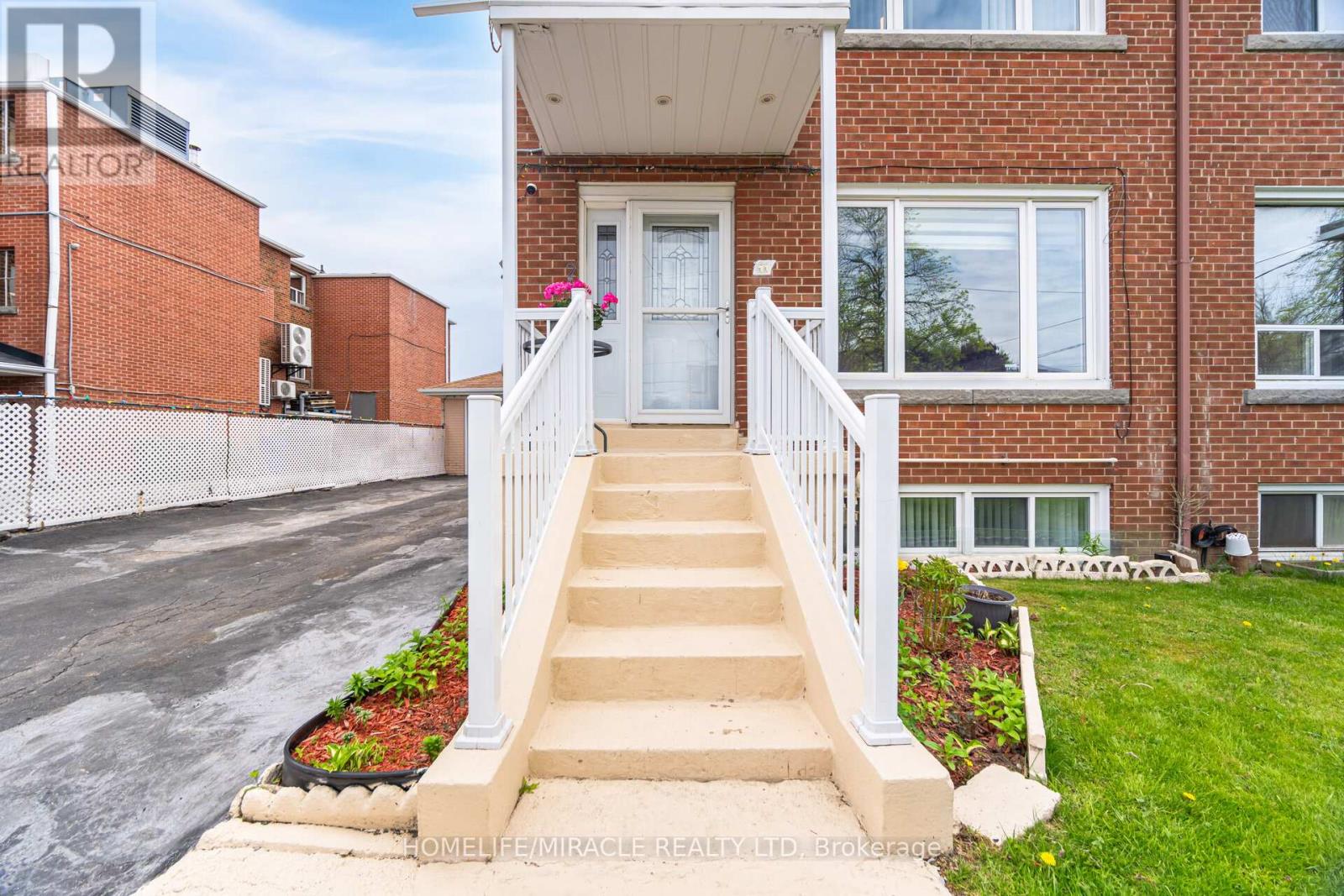Property at 11 ARROWSMITH AVENUE image 5