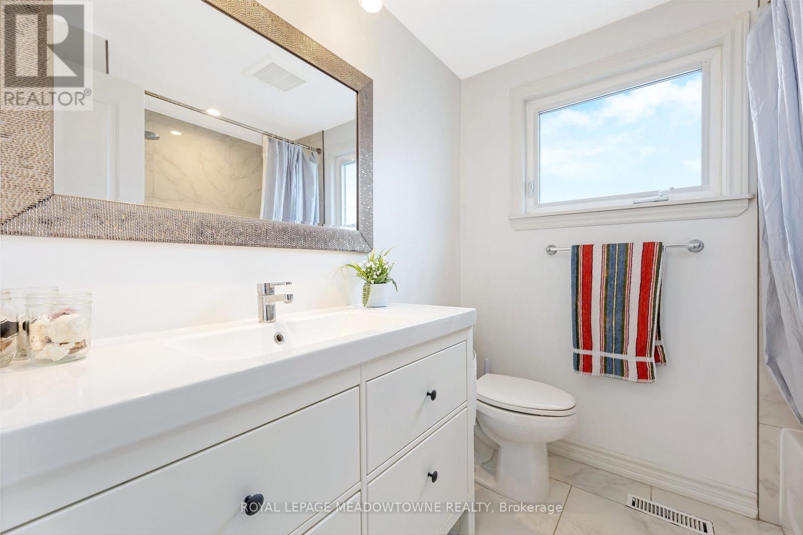 48 Norman Avenue, Halton Hills, Ontario  L7J 2R8 - Photo 22 - W12150038