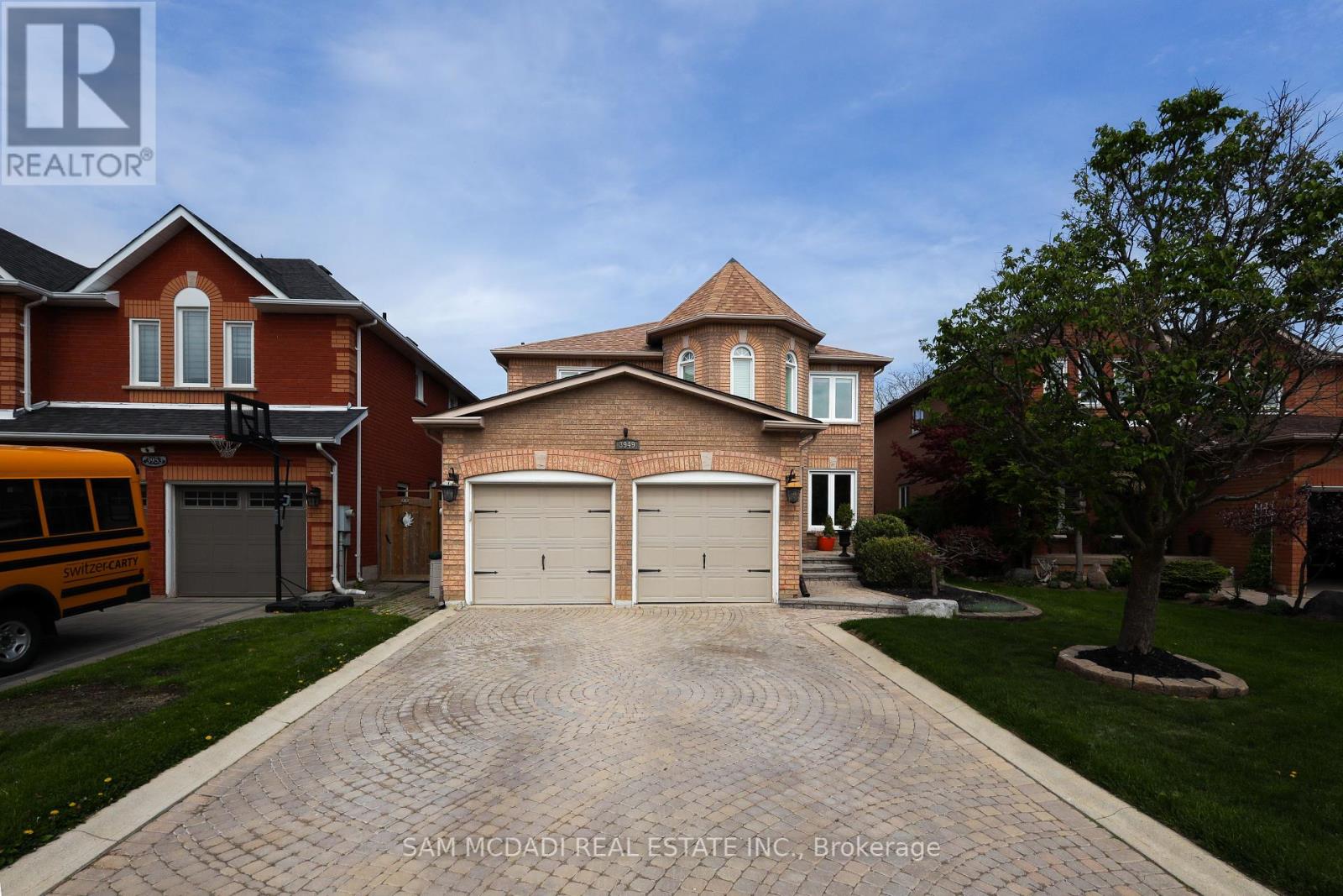 3949 Baggins Court, Mississauga, Ontario  L5N 7A3 - Photo 1 - W12150101