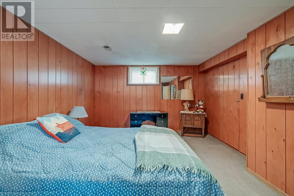 327 Strathcona Drive, Burlington, Ontario  L7L 2E2 - Photo 30 - W12150145