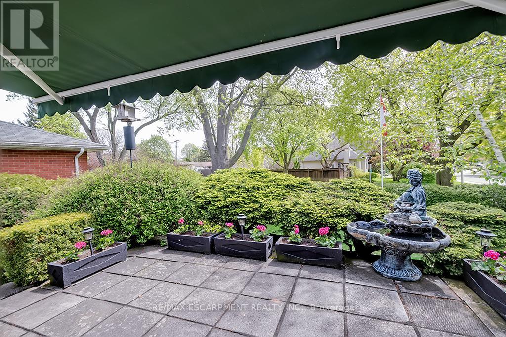 327 Strathcona Drive, Burlington, Ontario  L7L 2E2 - Photo 37 - W12150145