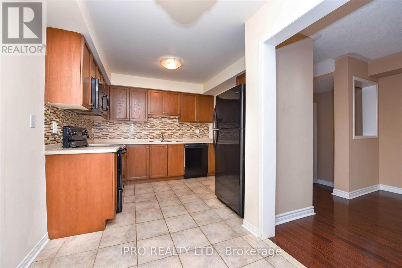 116 - 7360 Zinnia Place, Mississauga, Ontario  L5W 2A3 - Photo 7 - W12150188