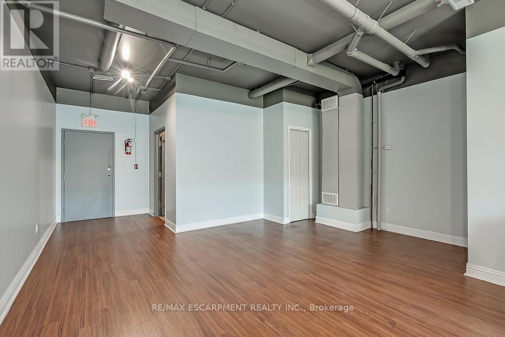 2093 Bates Common, Burlington (Brant), Ontario  L7R 0A5 - Photo 18 - W12150196