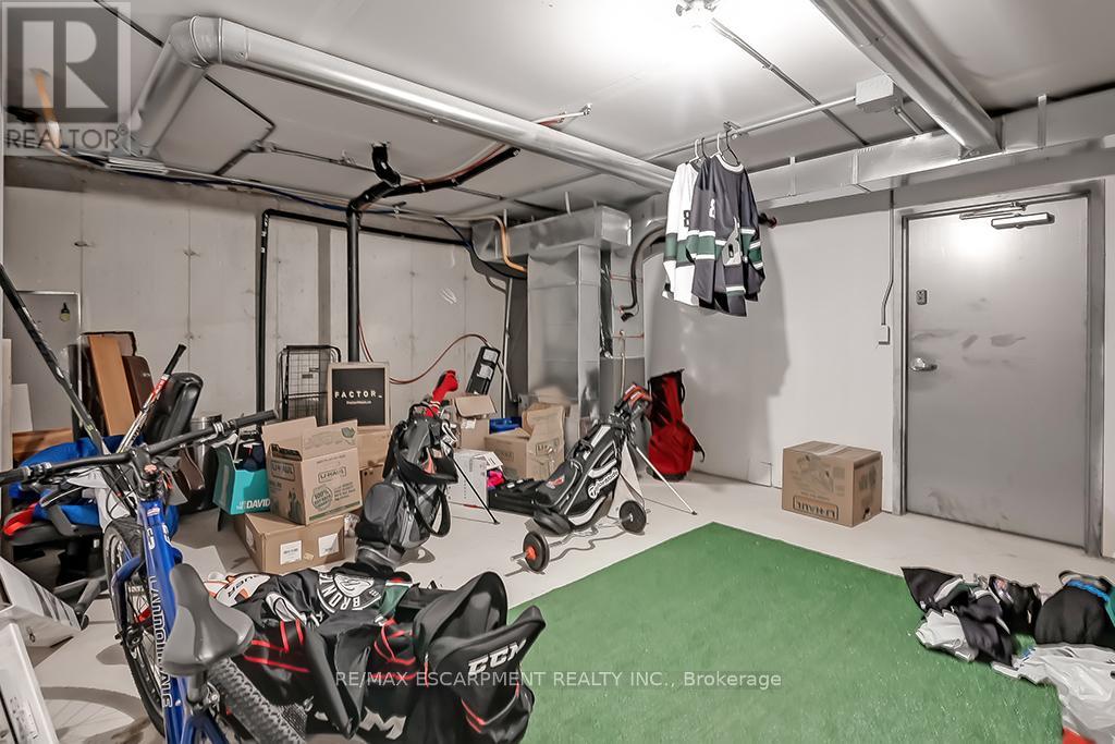 2093 Bates Common, Burlington (Brant), Ontario  L7R 0A5 - Photo 23 - W12150196
