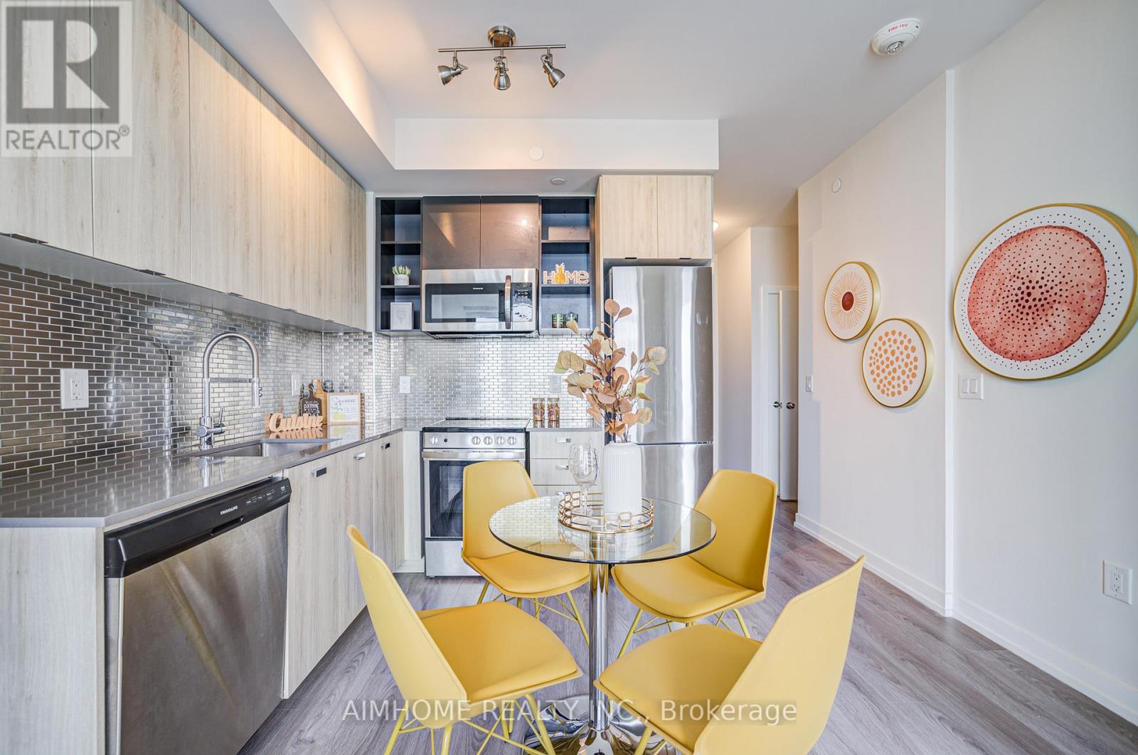 1202 - 10 De Boers Drive, Toronto, Ontario  M3J 0L6 - Photo 11 - W12150242