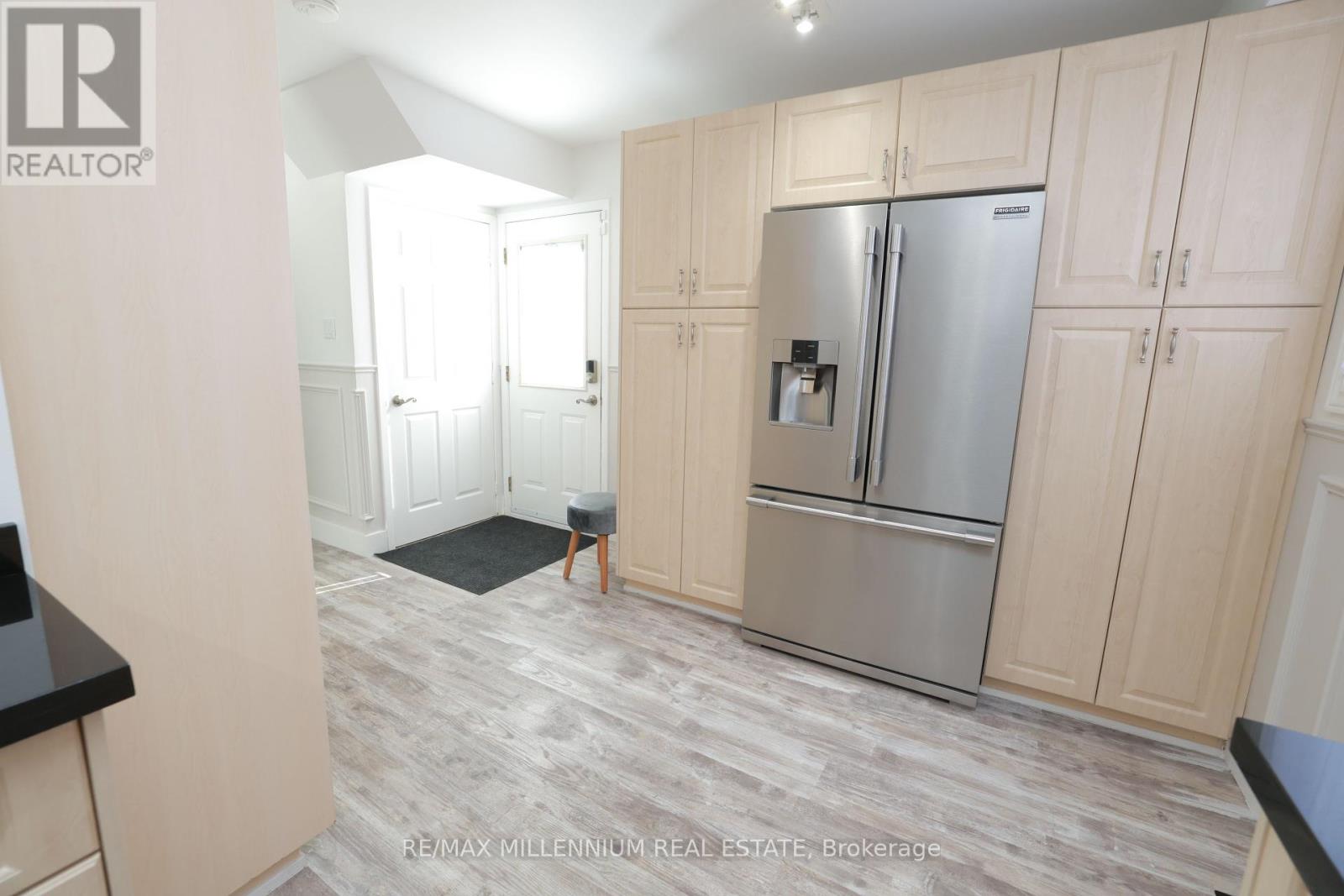 10 Manderley Place, Brampton (Central Park), Ontario  L6S 2S6 - Photo 14 - W12150292