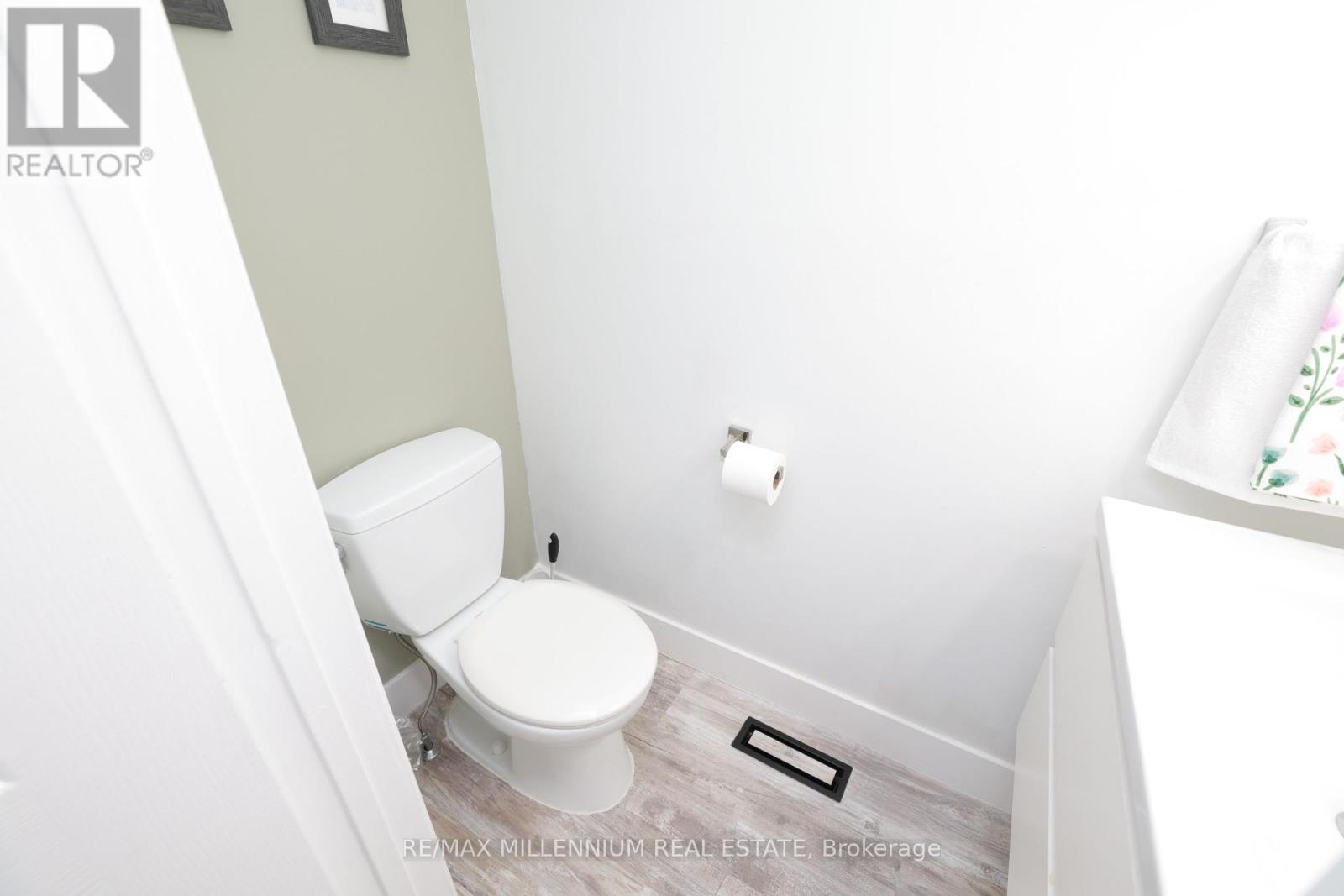 10 Manderley Place, Brampton (Central Park), Ontario  L6S 2S6 - Photo 15 - W12150292