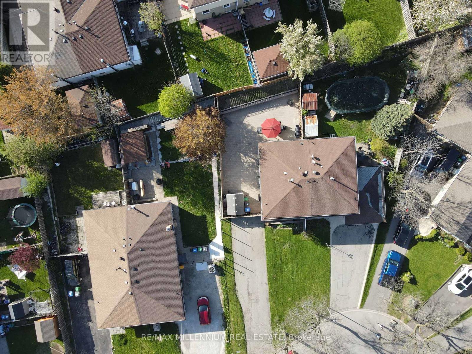 10 Manderley Place, Brampton (Central Park), Ontario  L6S 2S6 - Photo 2 - W12150292