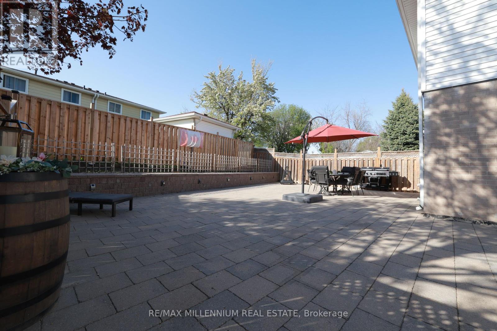 10 Manderley Place, Brampton (Central Park), Ontario  L6S 2S6 - Photo 35 - W12150292