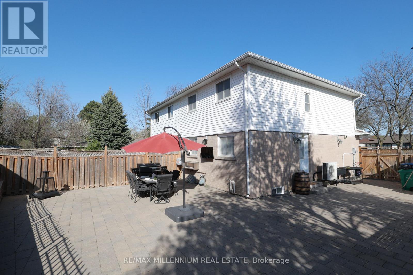 10 Manderley Place, Brampton (Central Park), Ontario  L6S 2S6 - Photo 37 - W12150292