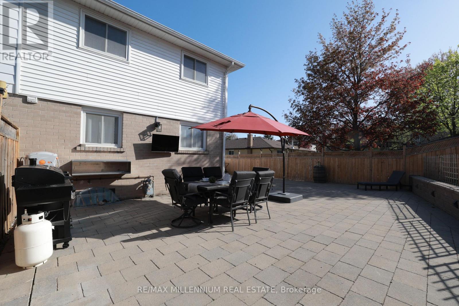 10 Manderley Place, Brampton (Central Park), Ontario  L6S 2S6 - Photo 39 - W12150292