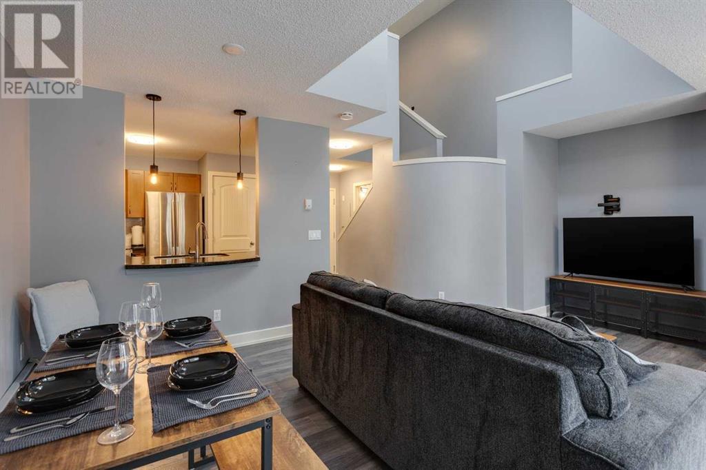 Property at 10, 114 Village Heights SW image 5