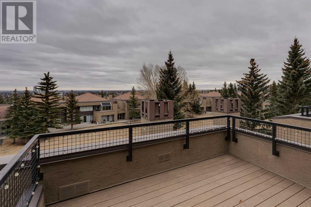 Property at 10, 114 Village Heights SW image 2