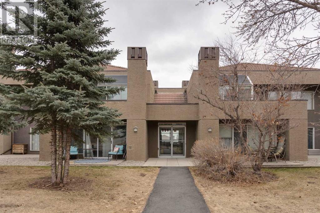 Property at 10, 114 Village Heights SW image 1
