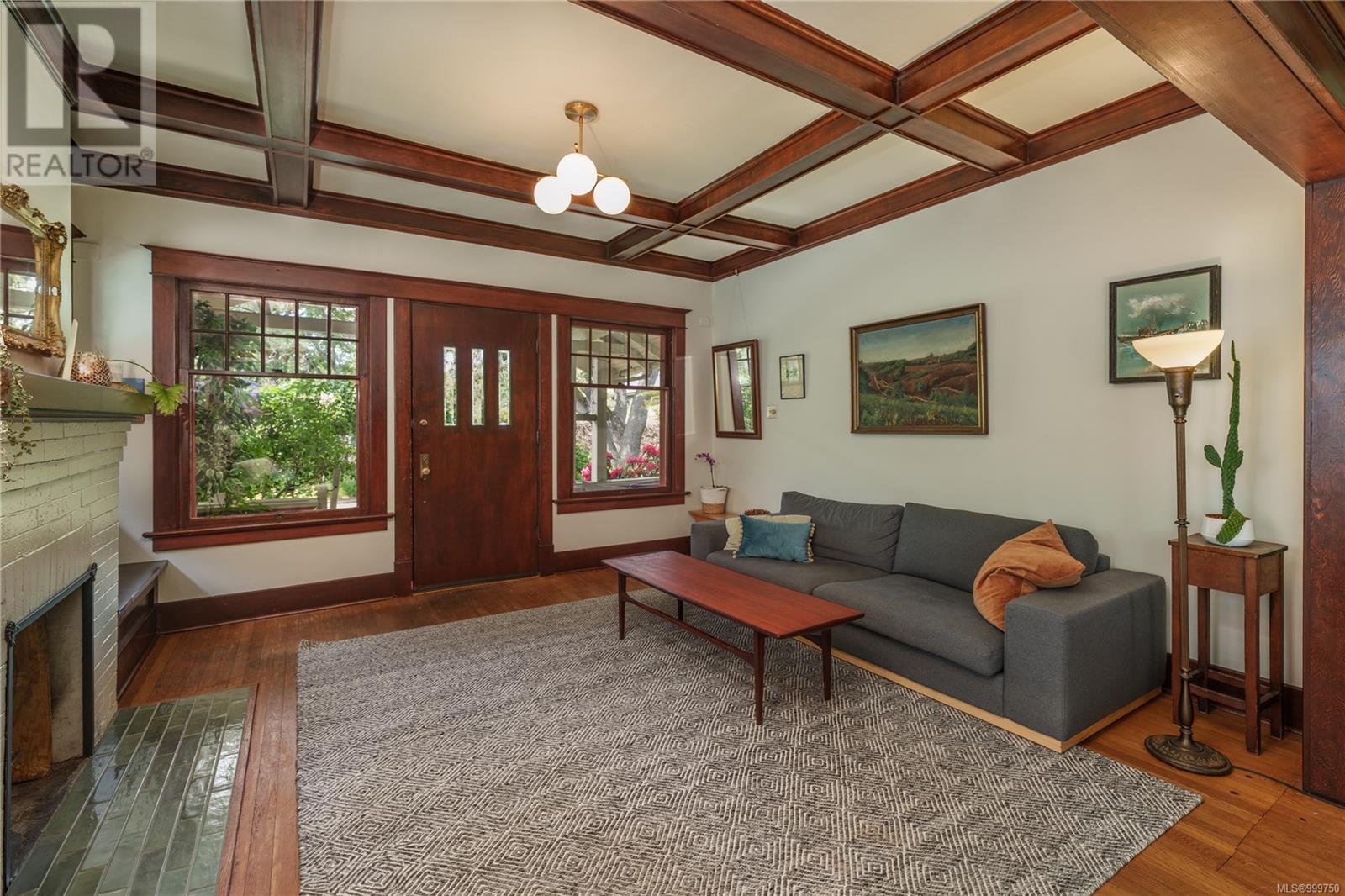 Property at 1007 Amphion St image 5