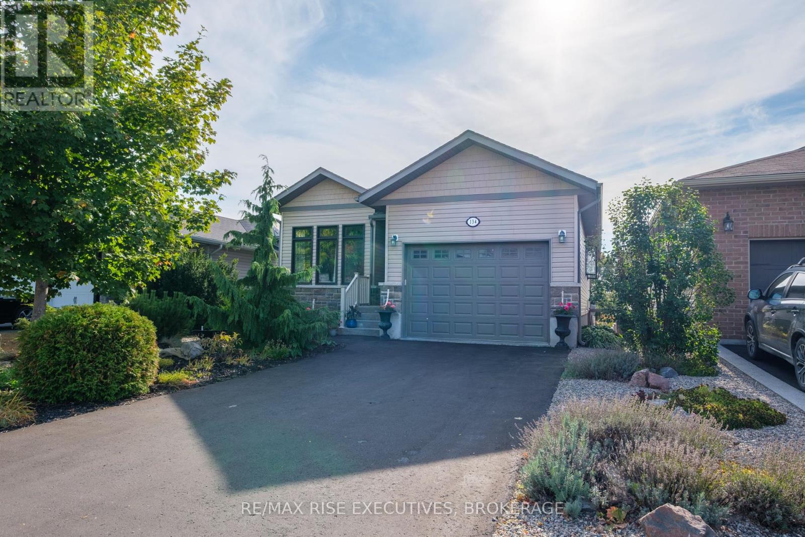 134 Islandview Drive, Loyalist, Ontario  K7N 0A5 - Photo 2 - X12150488