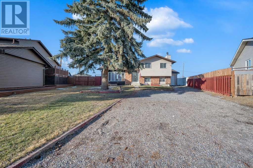 Property at 64 Castledale Crescent NE image 3