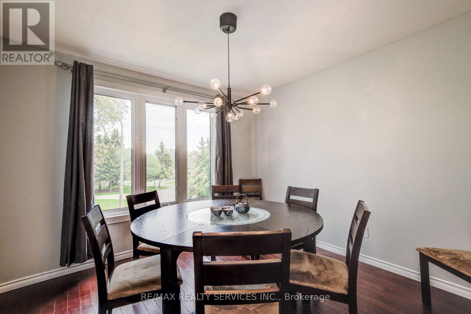 128 Albion Court, Kitchener, Ontario  N2E 2N3 - Photo 19 - X12149891