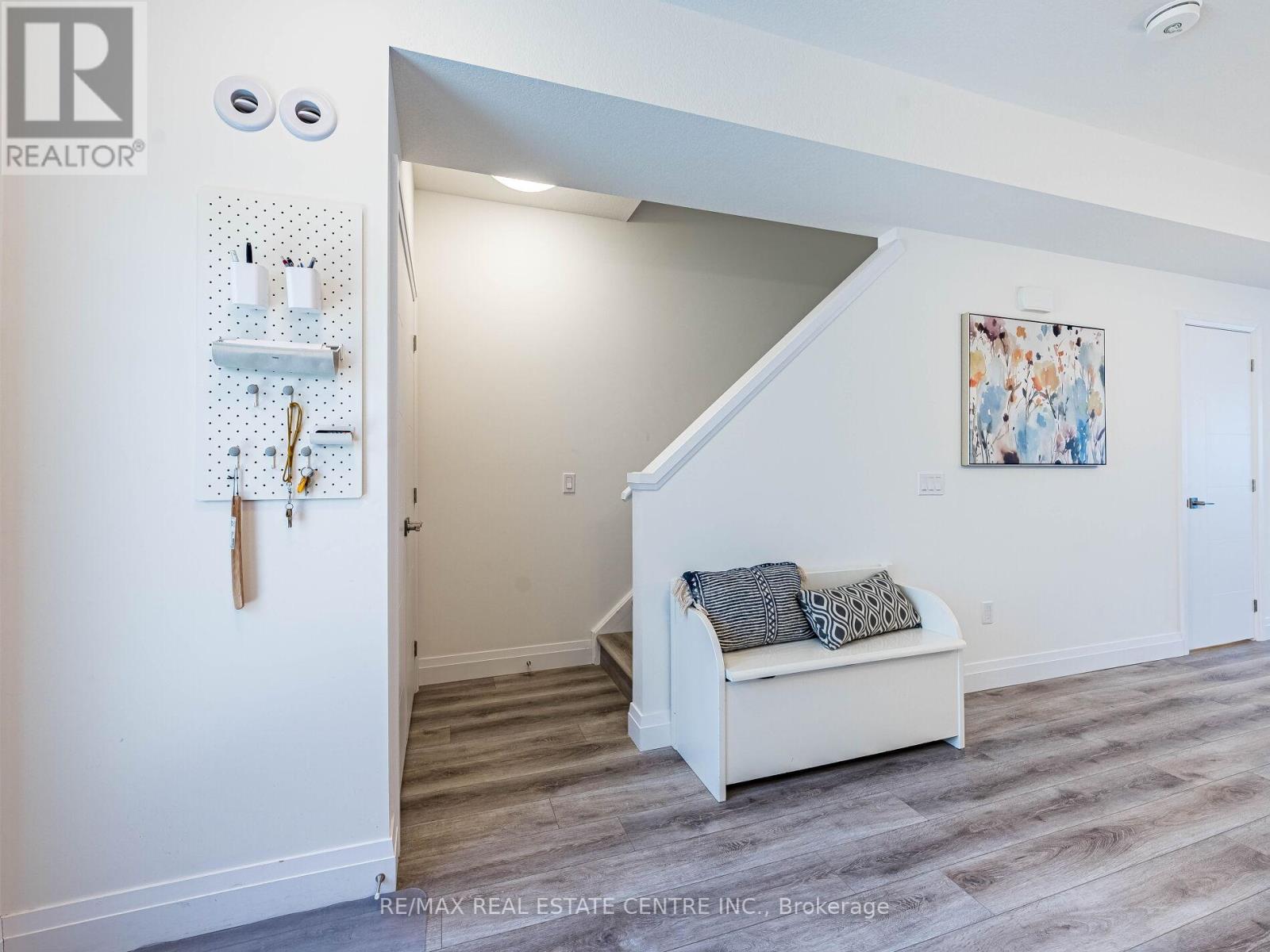 32 Lily Lane, Guelph, Ontario  N1L 0R2 - Photo 8 - X12149936