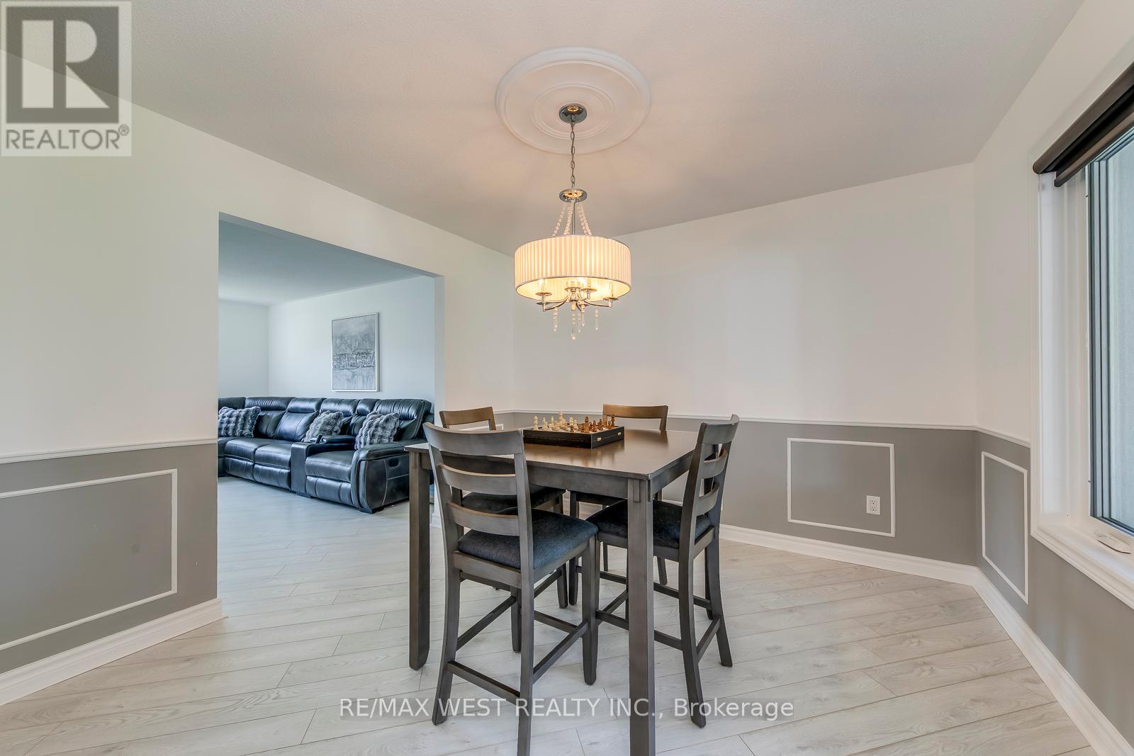 8077 Mount Carmel Boulevard, Niagara Falls, Ontario  L2H 2Y8 - Photo 12 - X12149964