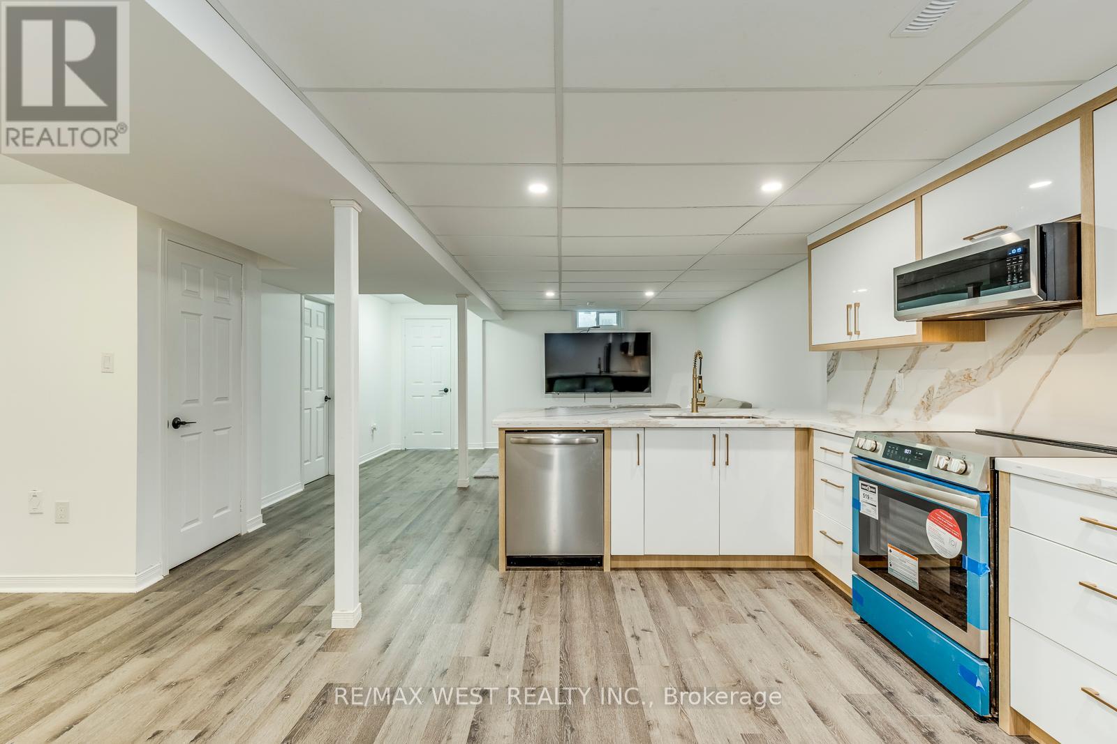 8077 Mount Carmel Boulevard, Niagara Falls, Ontario  L2H 2Y8 - Photo 29 - X12149964