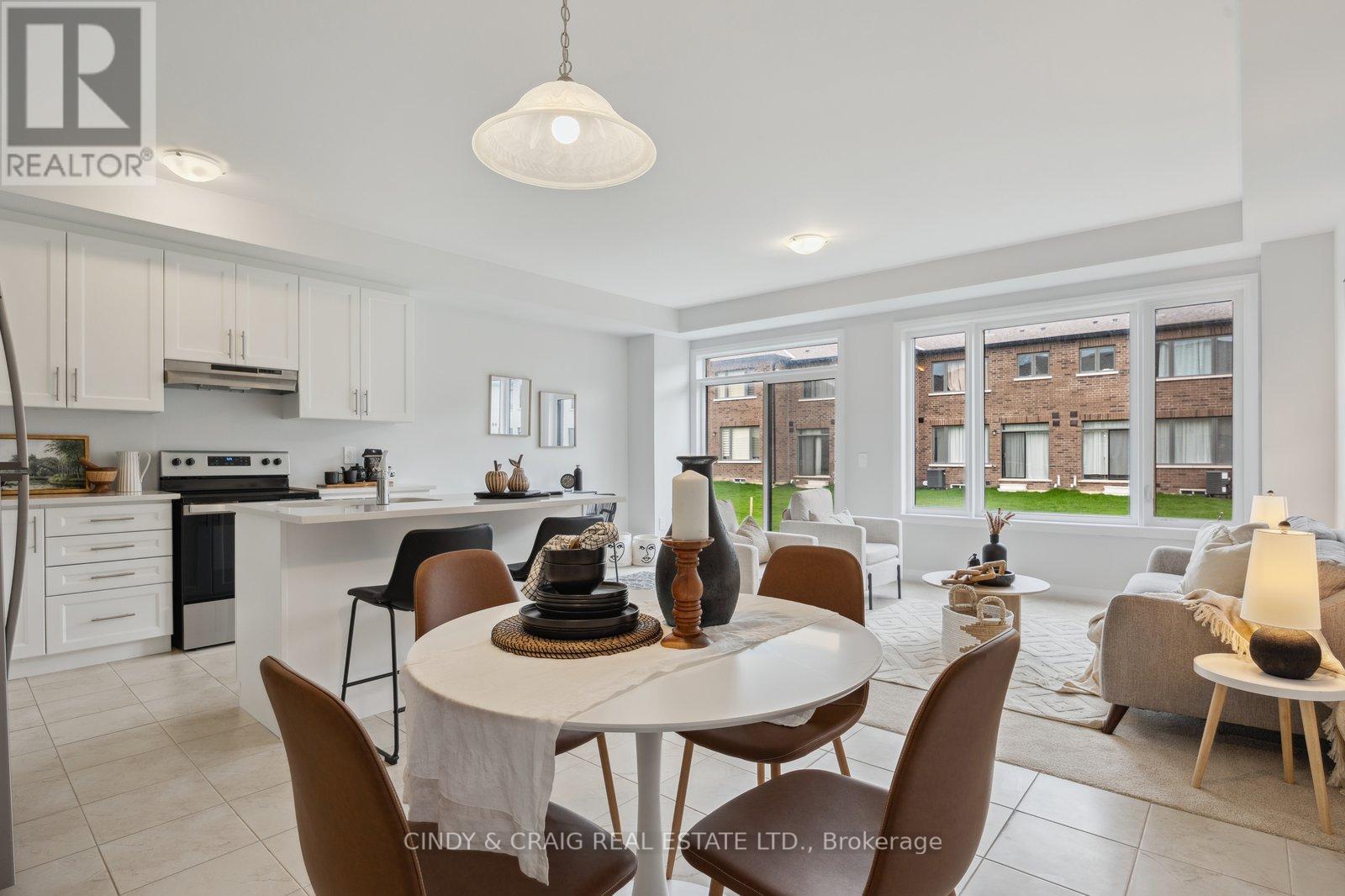 17 Keenan Street, Kawartha Lakes, Ontario  K9V 6C2 - Photo 6 - X12149979
