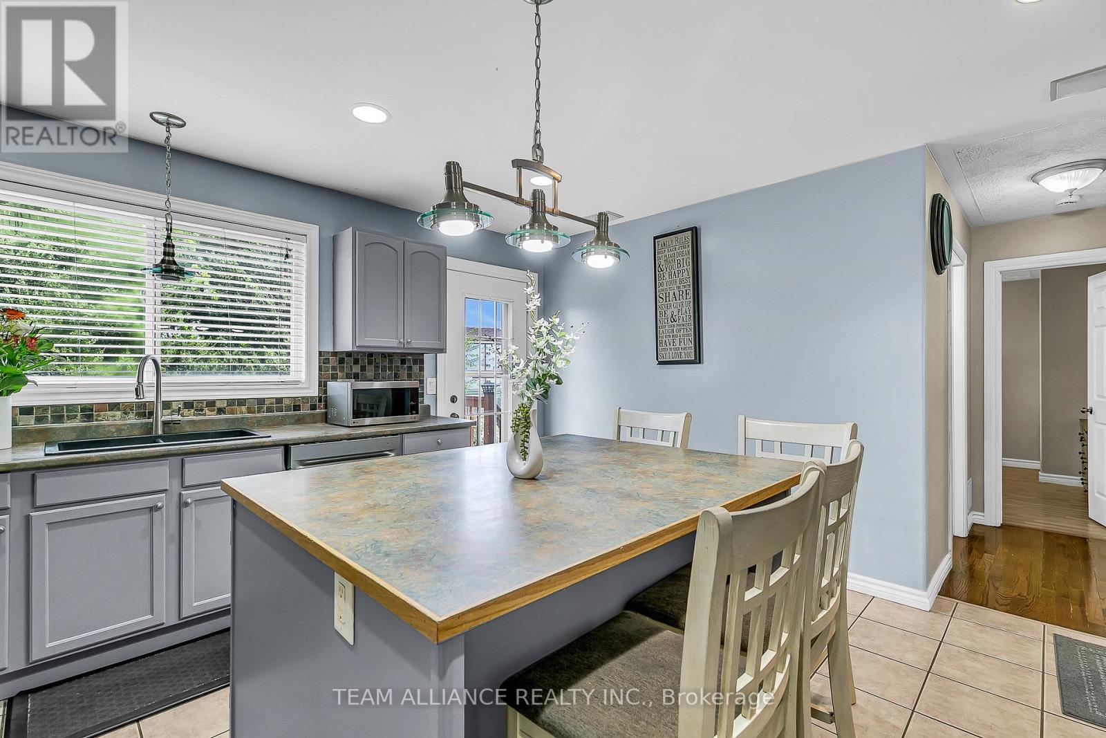 3534 Caribou Crescent, Windsor, Ontario  N8W 5V5 - Photo 12 - X12149989