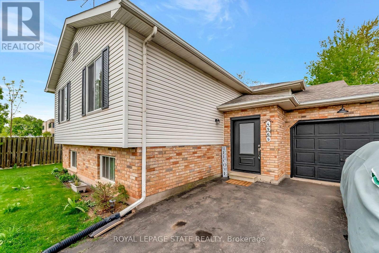 4969 Alexandra Avenue, Lincoln, Ontario  L0R 1B5 - Photo 1 - X12150056