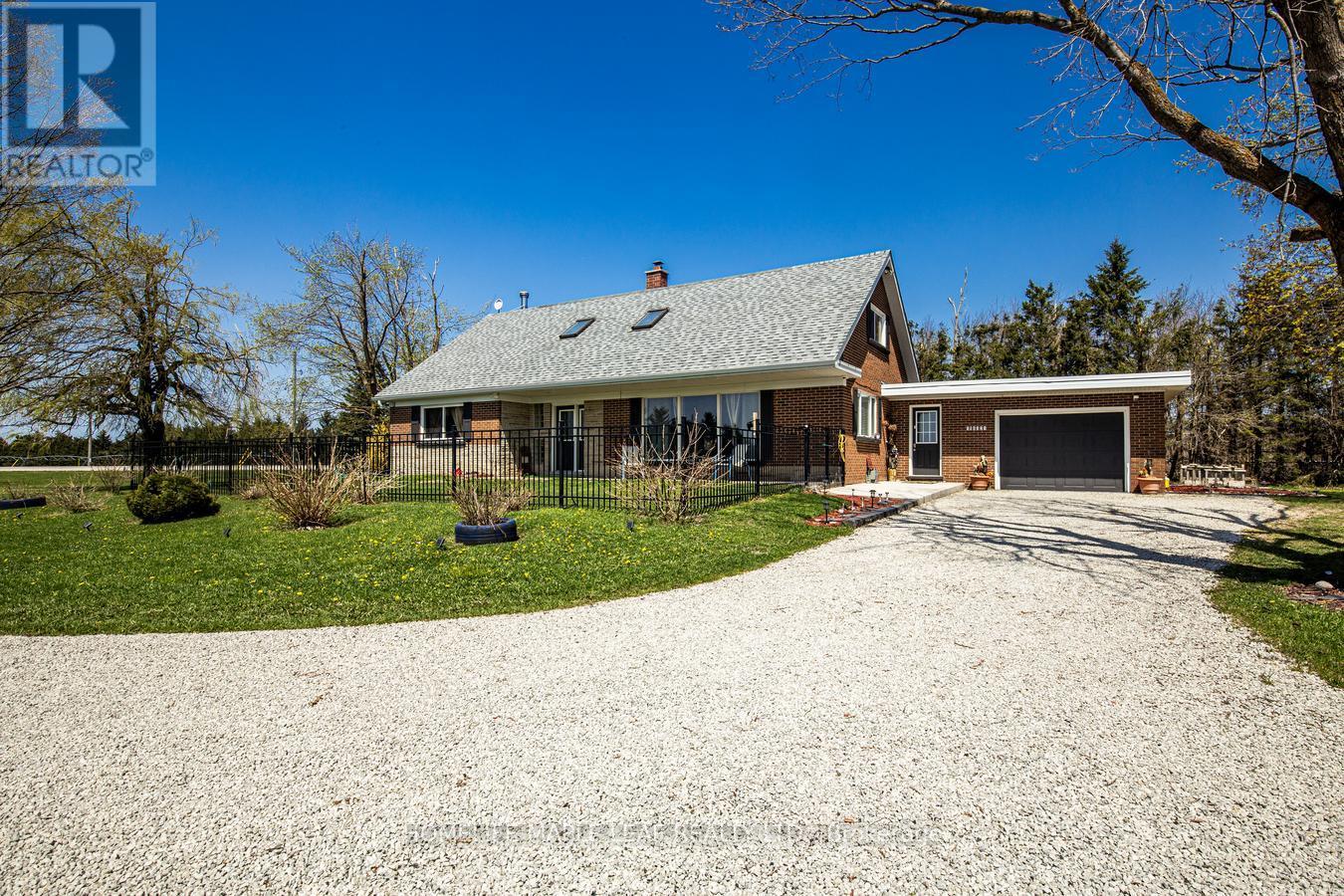 Property at 518325 COUNTY RD 124 image 1