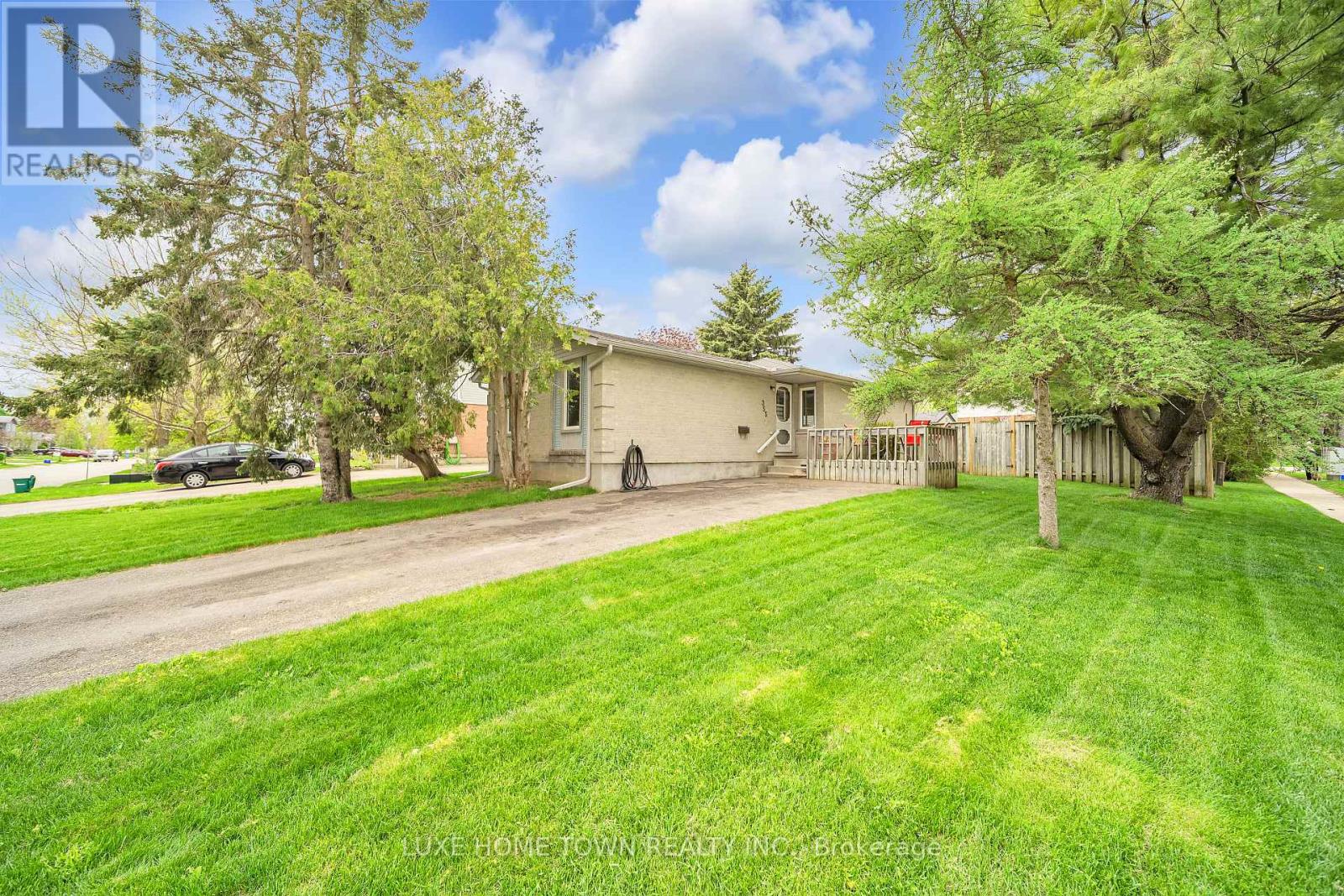 Property at 355 STORNOWAY DRIVE image 2