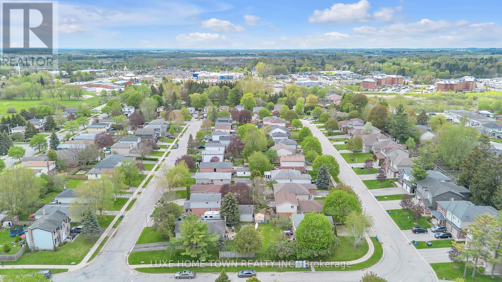 355 Stornoway Drive, Centre Wellington, Ontario  N1M 3K9 - Photo 47 - X12150159