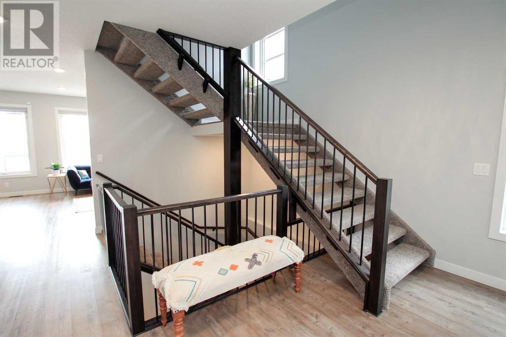 Property at 33 Larratt Close image 4