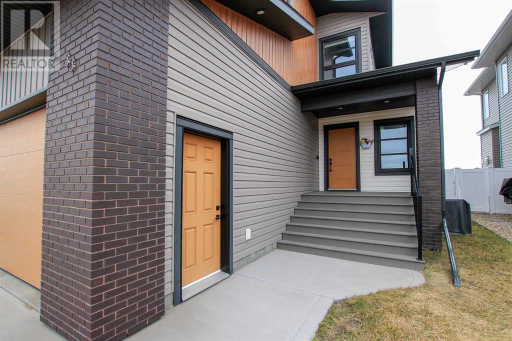 Property at 33 Larratt Close image 2