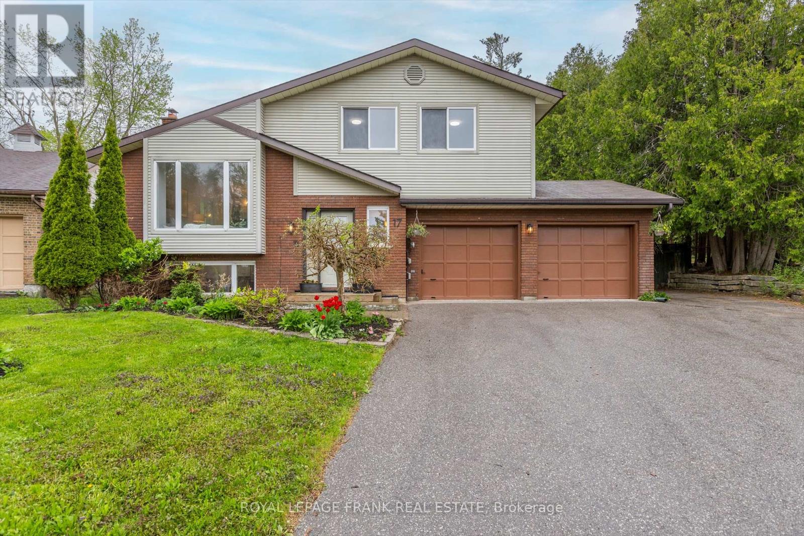 17 CLAUDETTE COURT, Peterborough West, Ontario