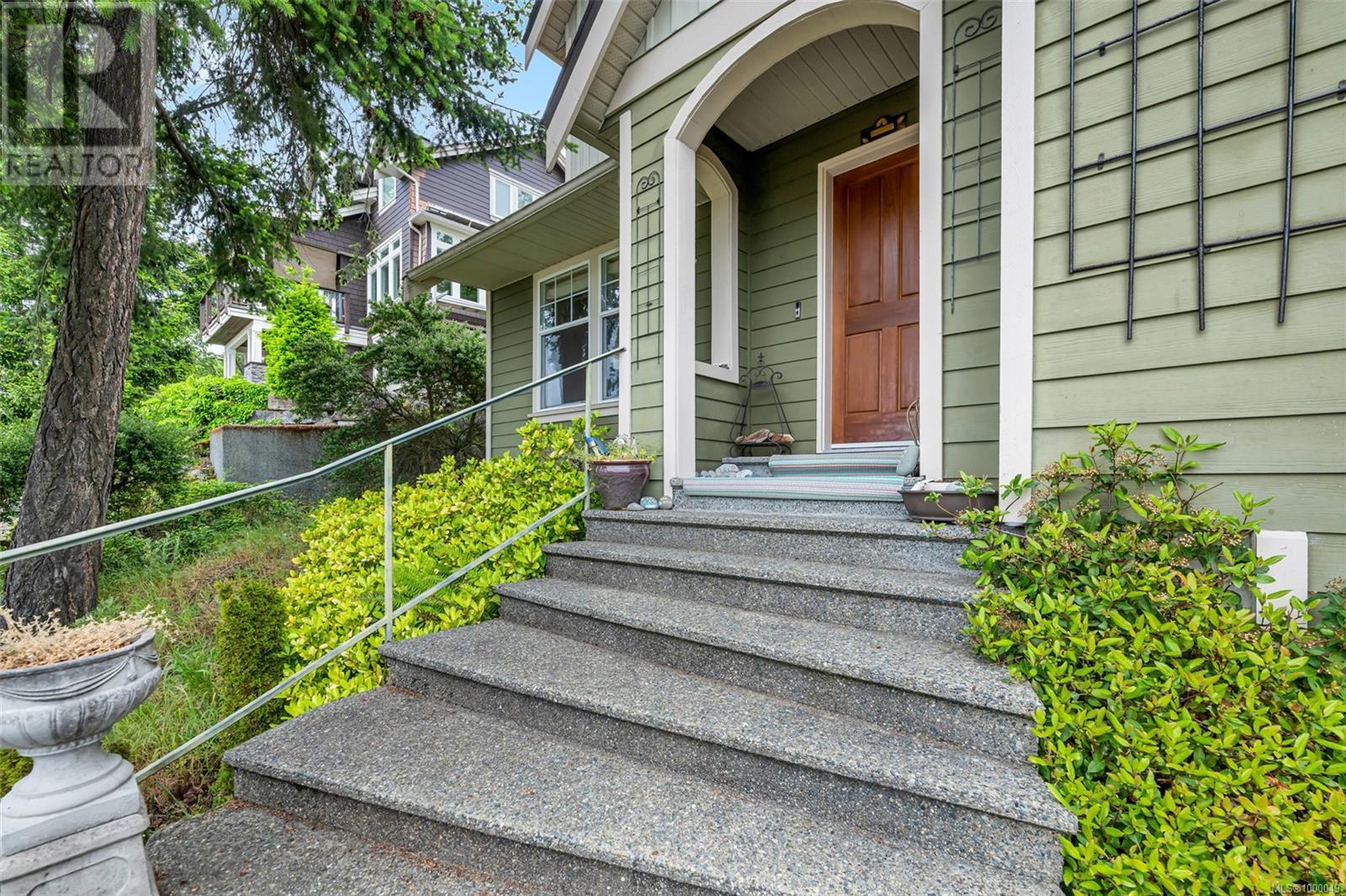 Property at 6251 Thomson Terr image 3