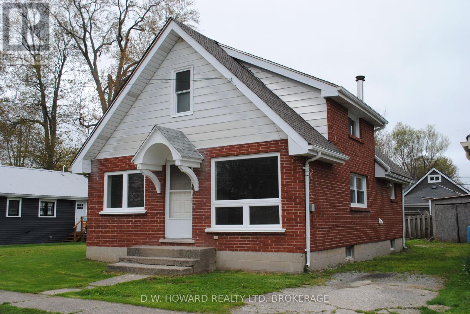 330 Elmwood Avenue, Fort Erie (Crystal Beach), Ontario  L0S 1B0 - Photo 1 - X12150481
