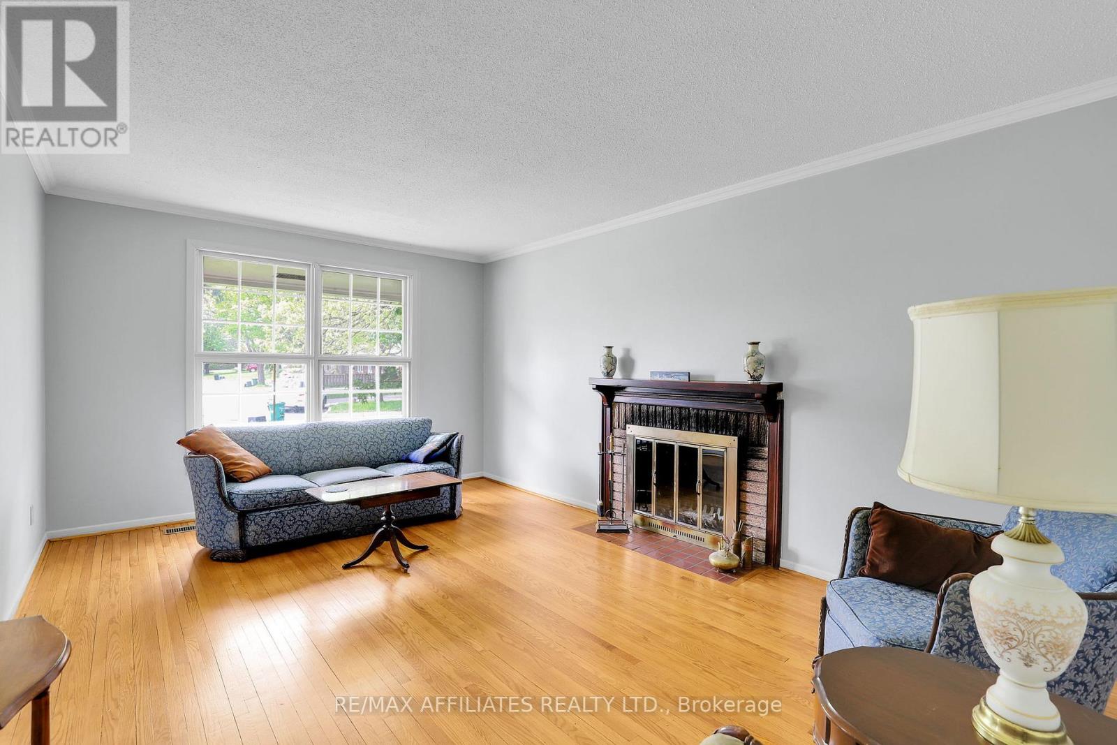 Property at 1323 FERNWOOD DRIVE image 2