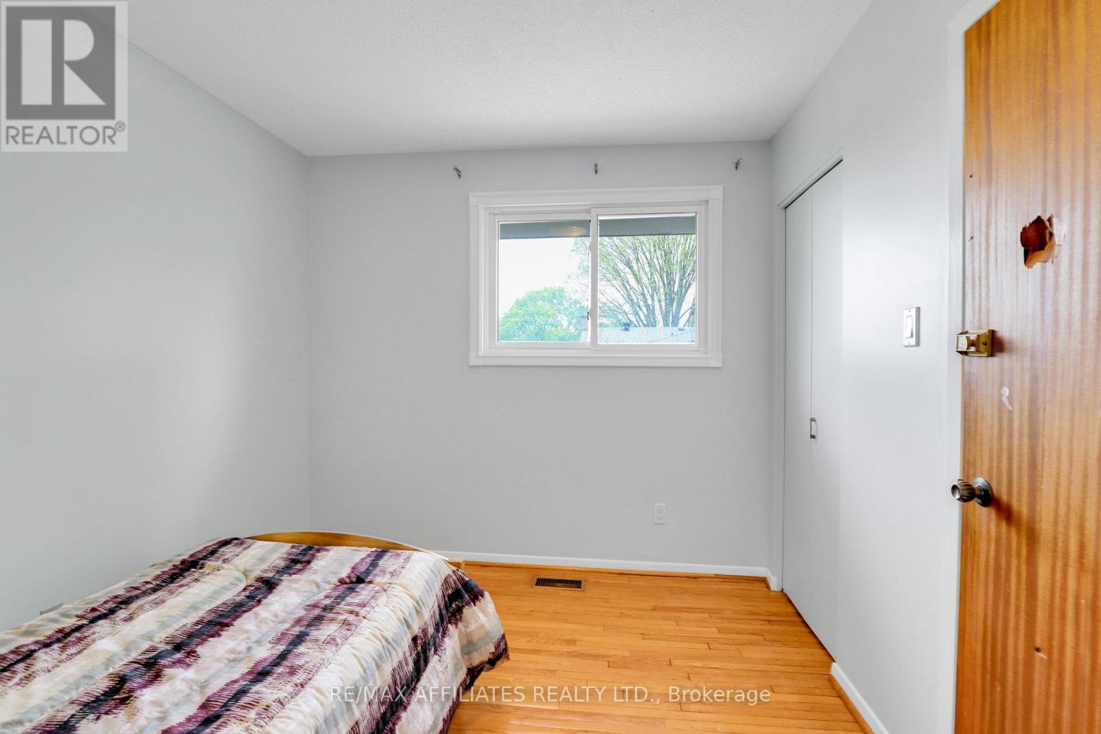 1323 Fernwood Drive, Ottawa, Ontario  K1V 7J8 - Photo 24 - X12150405
