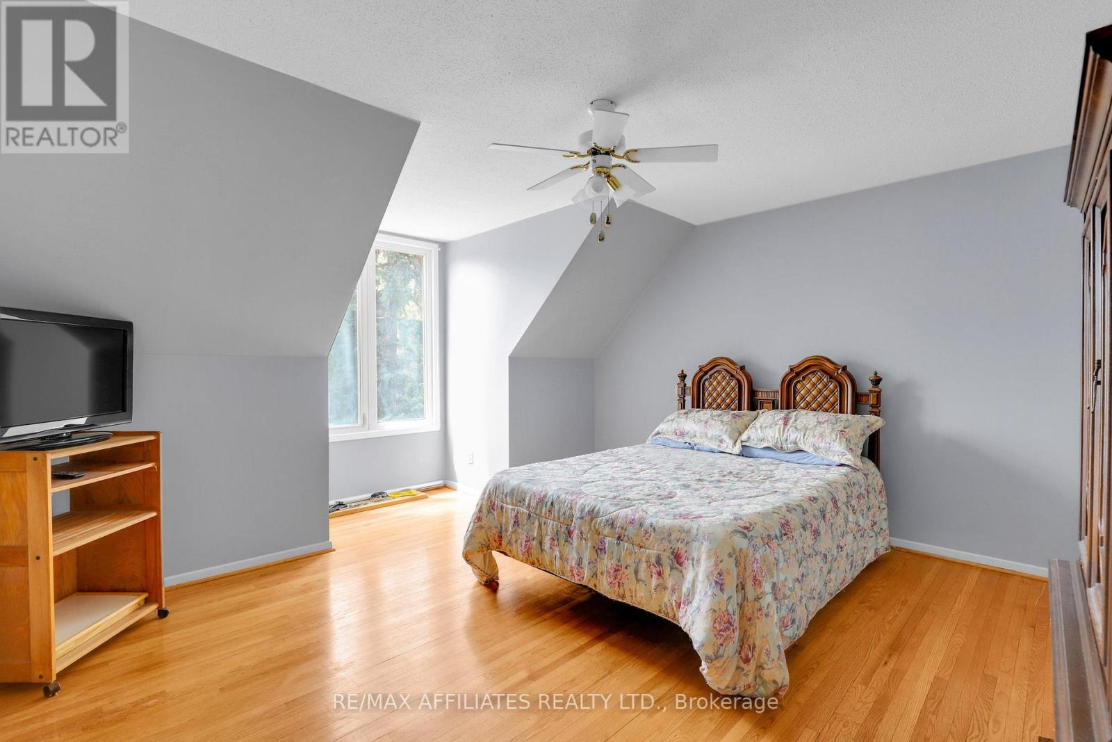 Property at 1323 FERNWOOD DRIVE image 3