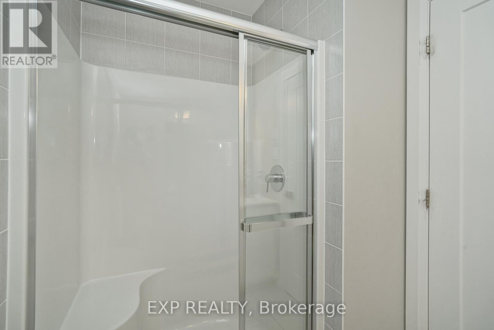 301 Serenade Crescent, Ottawa, Ontario  K1X 0B9 - Photo 16 - X12150475