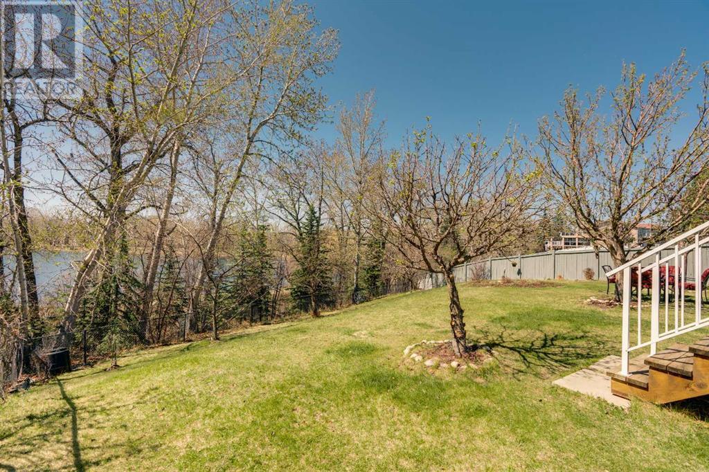 Property at 95 Riverside Close SE image 3