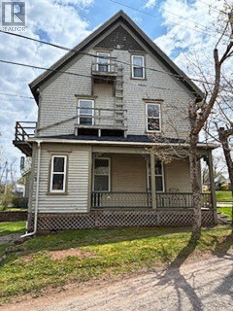 598 Main Street, Montague, Prince Edward Island  C0A 1R0 - Photo 4 - 202428596