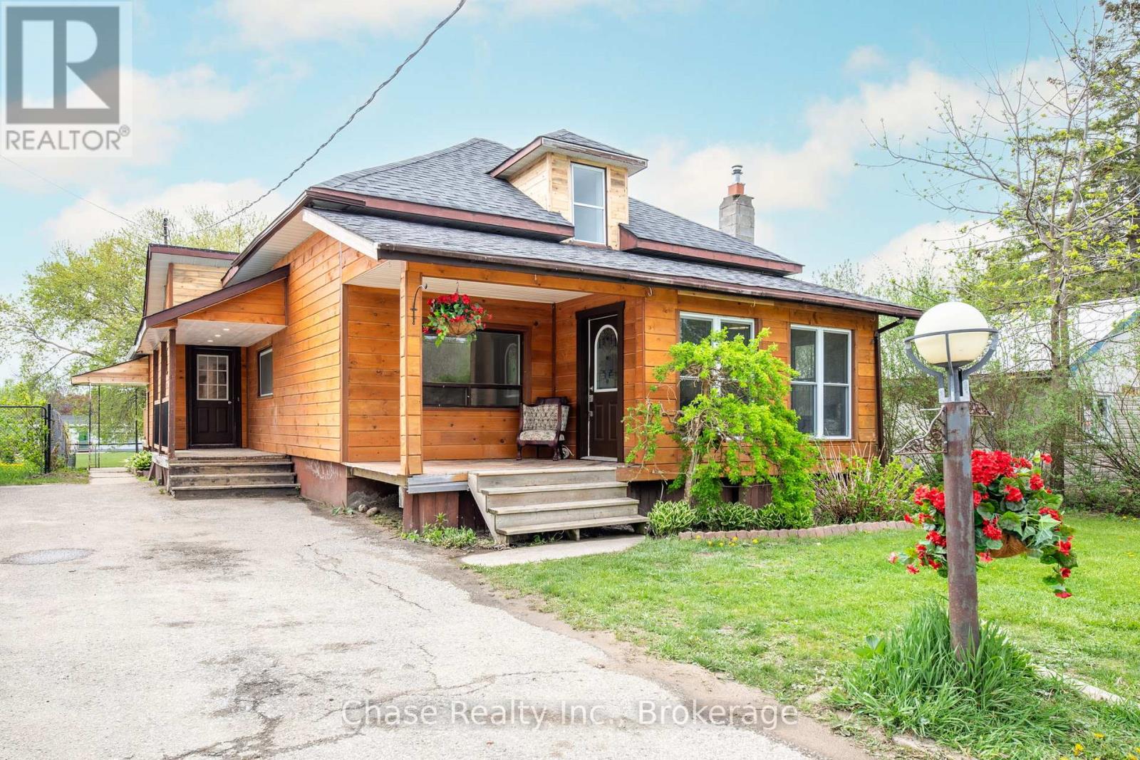Property at 68 FOX STREET image 1