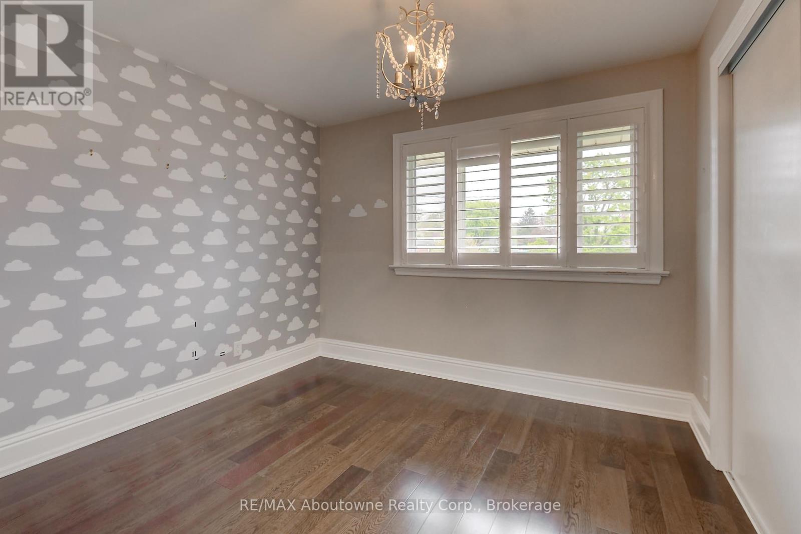 255 Wales Crescent, Oakville, Ontario  L6L 3X8 - Photo 27 - W12150327